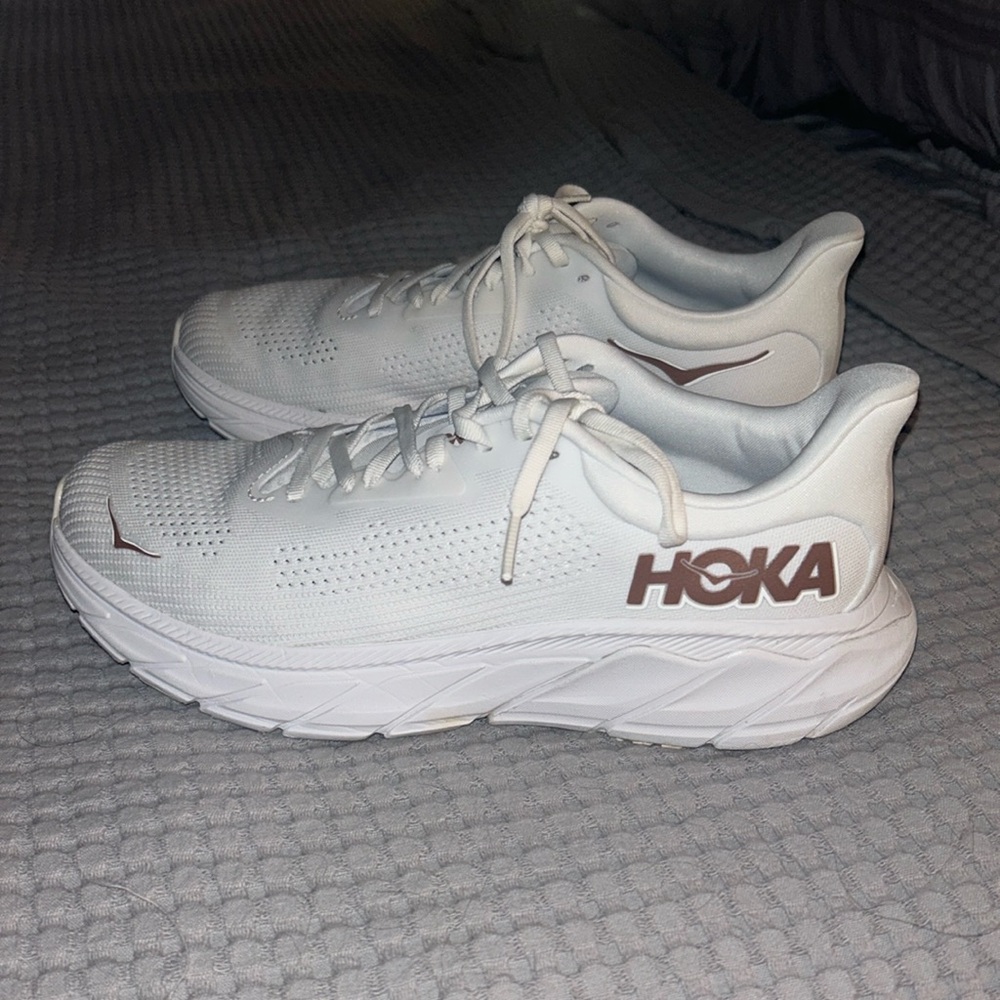 EUC White Hoka Arahi 7 Size 10